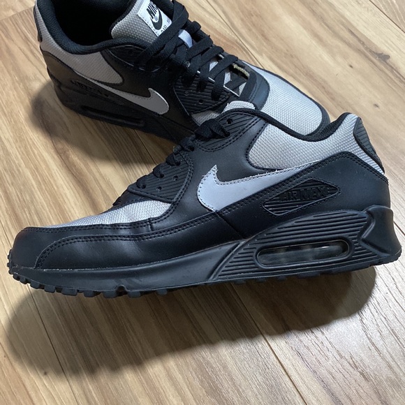 Nike AirMax 90 by Nike I.D. 931902-991 - Picture 6 of 10